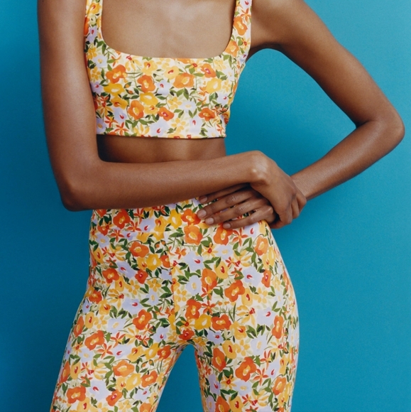 Floral Print Crop Top - Picture 6 of 6